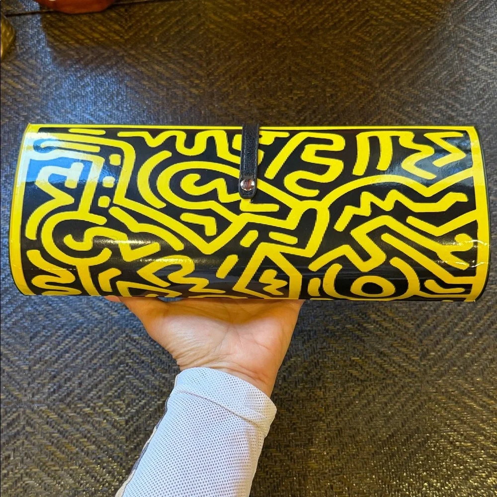 Keith Haring print Patricia Field Vibrant Yellow and Black Graphic Clutch- NWOT - Picture 3 of 9